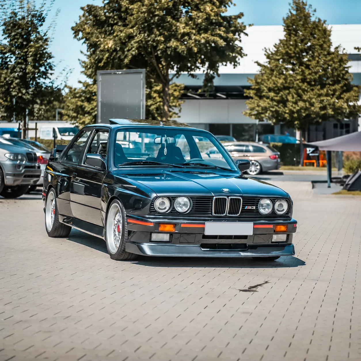 BMW E30 mit anonymisiertem Kennzeichen