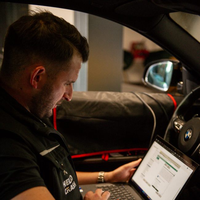 Robuste Verglasungslösungen für LKWs, Busse und Transporter in der Werkstatt