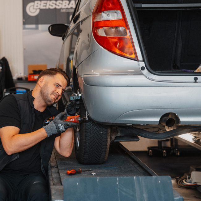 Kfz Sachverständiger bei Gutachten