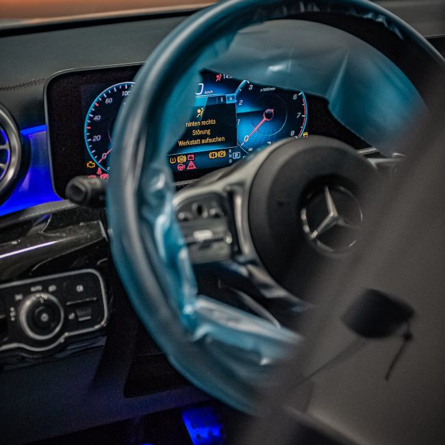 Tacho eines Mercedes